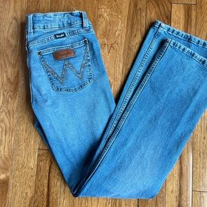 Women’s Mid rise Wrangler bootcut jeans